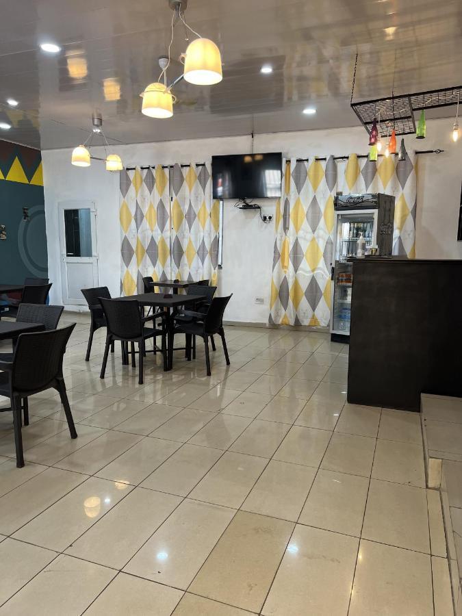 Sky Inn Hotel Фрітаун Екстер'єр фото