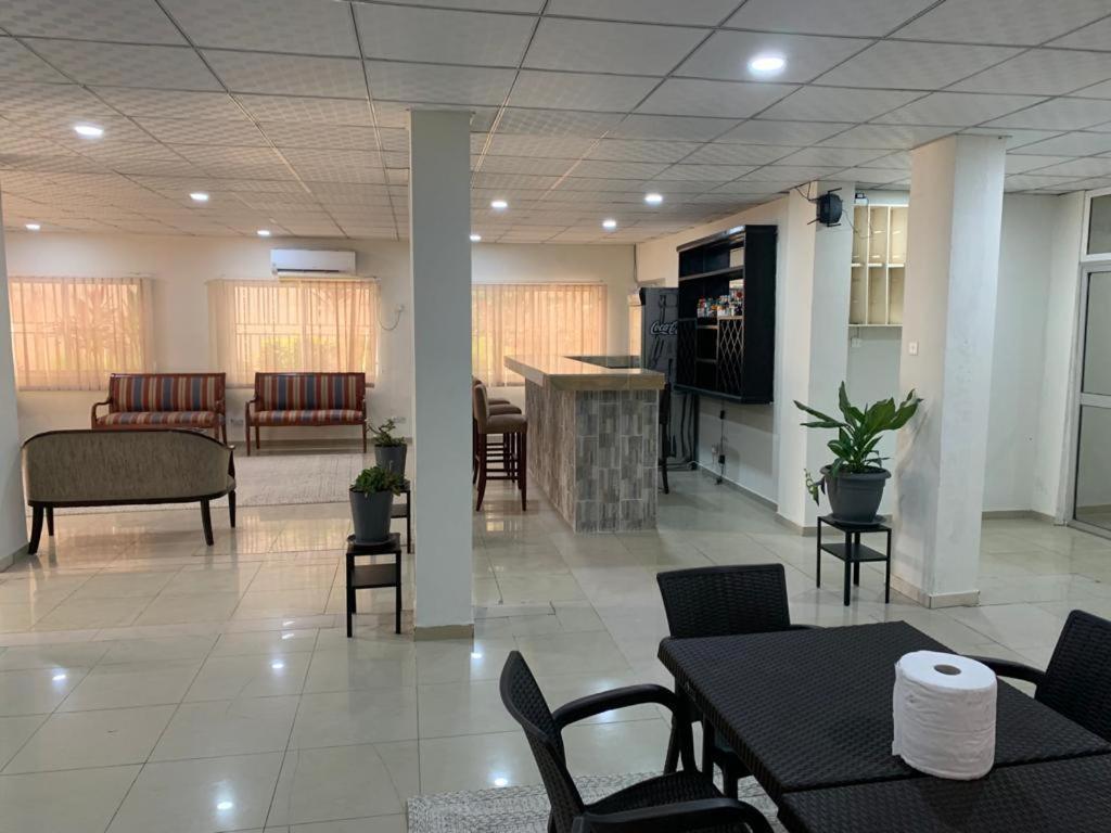 Sky Inn Hotel Фрітаун Екстер'єр фото