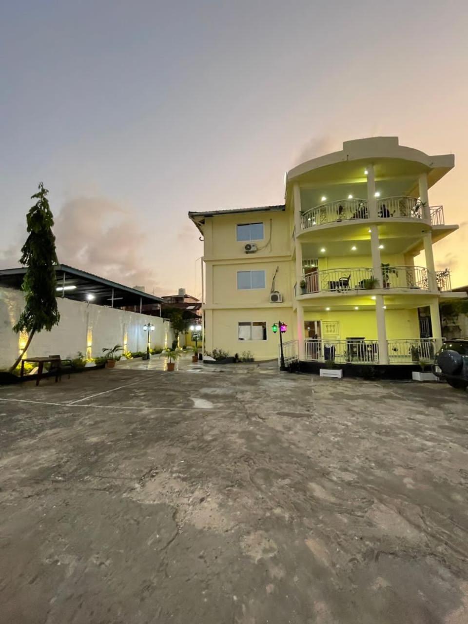 Sky Inn Hotel Фрітаун Екстер'єр фото